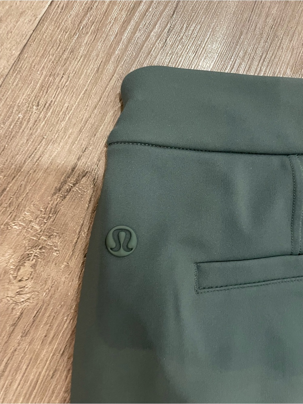 NWOT Lululemon Tapered-Leg Mid-Rise 7/8 Pant *Luxtreme in Dark Forest - Picture 5 of 10